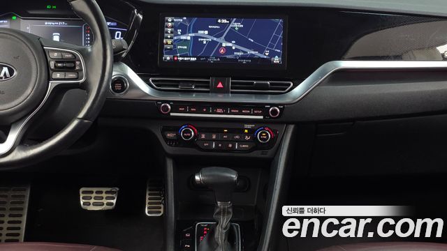 Kia Niro 1.6 HEV Noblesse Special 2020 — фото 18