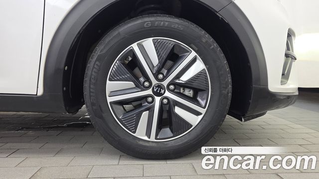 Kia Niro 1.6 HEV Noblesse Special 2020 — фото 27