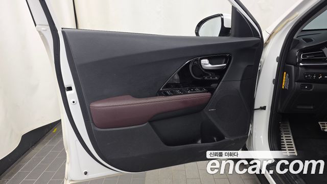 Kia Niro 1.6 HEV Noblesse Special 2020 — фото 30