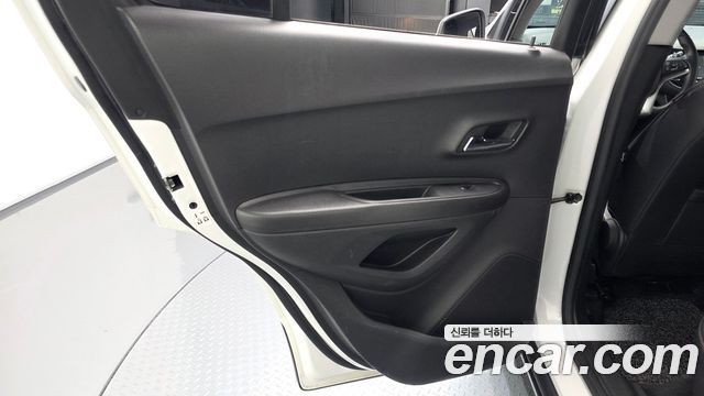 Chevrolet Trax 1.4 Premier 2019 — фото 25