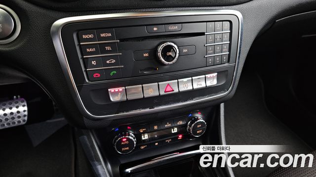Mercedes-Benz CLA-Class (C117) CLA45 AMG 4MATIC 2017 — фото 17