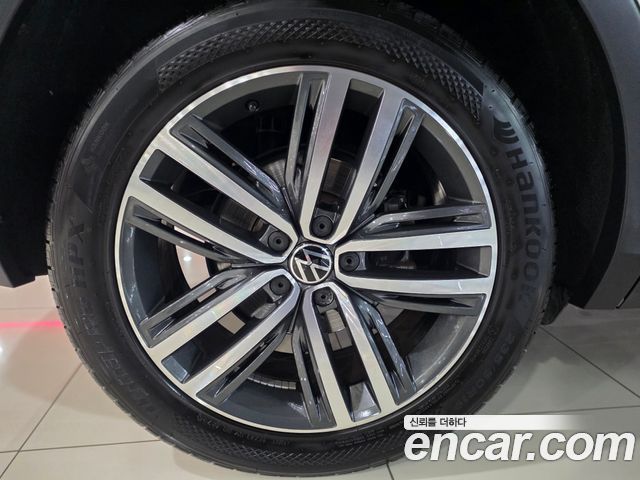 Volkswagen Tiguan (II) 2.0 TDI 4Motion Prestige 2023 — фото 16