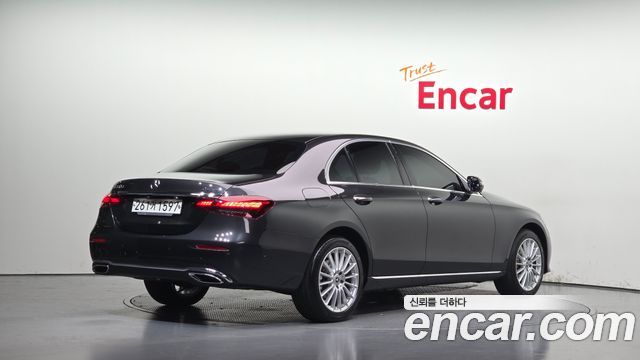Mercedes-Benz E-Class (W213) E220d 4MATIC Exclusive 2021 — фото 2