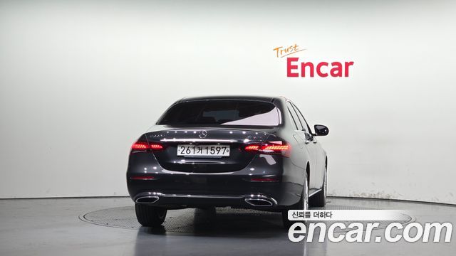 Mercedes-Benz E-Class (W213) E220d 4MATIC Exclusive 2021 — фото 4