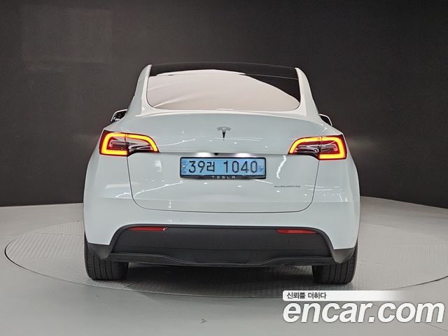 Tesla Model Y Long Range AWD 2022 — фото 3
