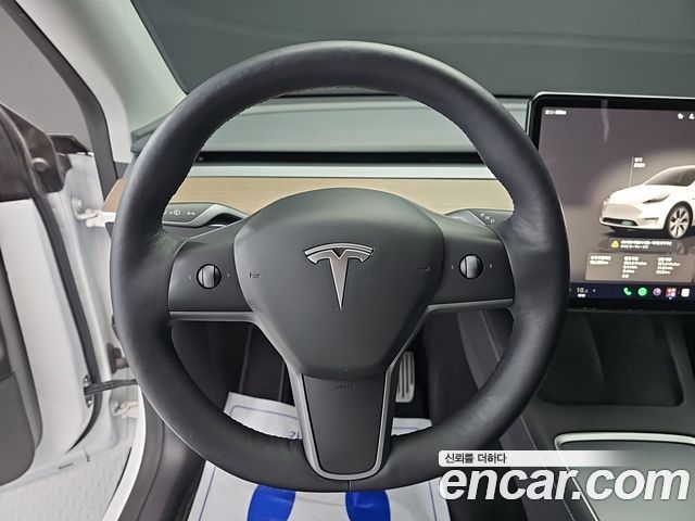Tesla Model Y Long Range AWD 2022 — фото 16