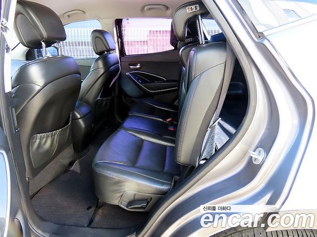 Hyundai Santa Fe (DM) Diesel(e-VGT) 2.0 2WD Morden 2013 — фото 6