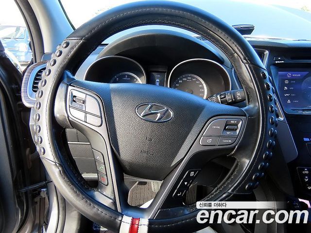 Hyundai Santa Fe (DM) Diesel(e-VGT) 2.0 2WD Morden 2013 — фото 8