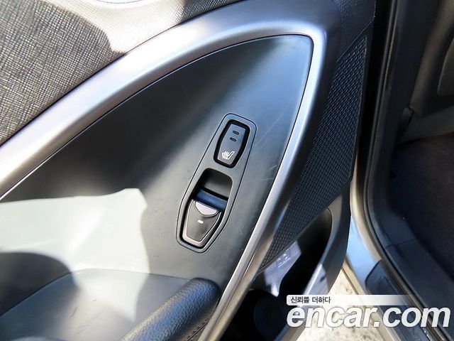 Hyundai Santa Fe (DM) Diesel(e-VGT) 2.0 2WD Morden 2013 — фото 21
