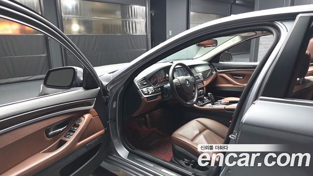 BMW 5 Series (F10) 528i 2013 — фото 10