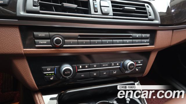 BMW 5 Series (F10) 528i 2013 — фото 18
