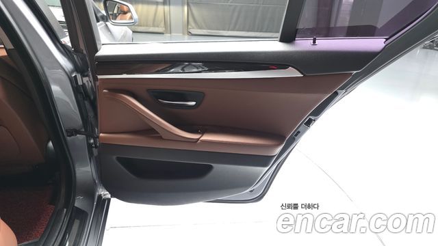 BMW 5 Series (F10) 528i 2013 — фото 25