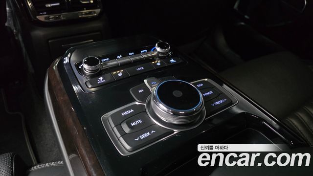 Genesis EQ900 3.3 T-GDI AWD Premiun Luxury 2017 — фото 19
