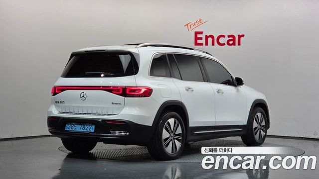 Mercedes-Benz EQB (X243) EQB300 4MATIC 2023 — фото 2