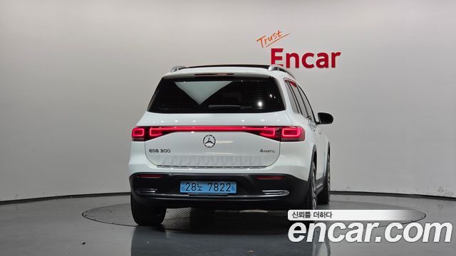 Mercedes-Benz EQB (X243) EQB300 4MATIC 2023 — фото 4