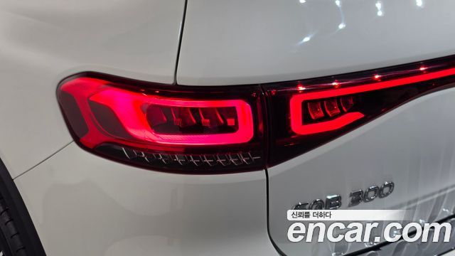 Mercedes-Benz EQB (X243) EQB300 4MATIC 2023 — фото 23
