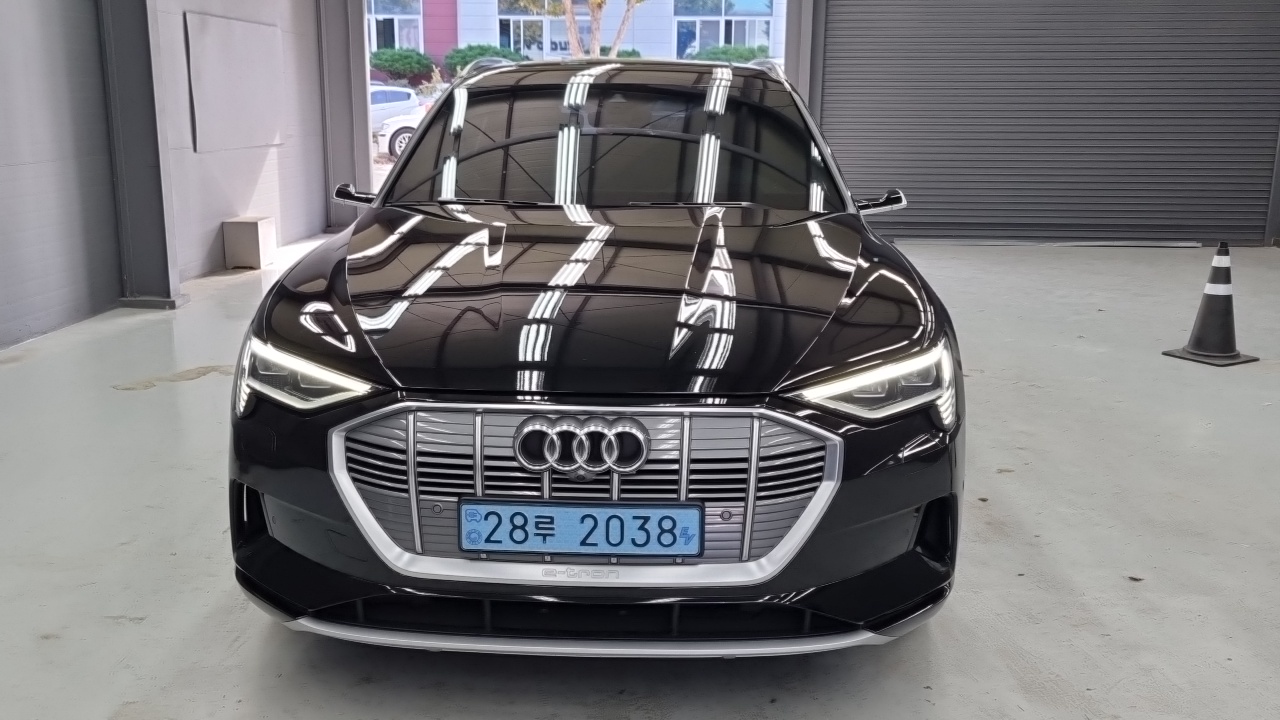 Audi e-tron 55 Quattro 2022 — фото 3