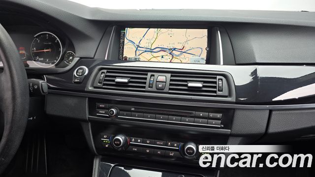 BMW 5 Series (F10) 520d xDrive 2015 — фото 13