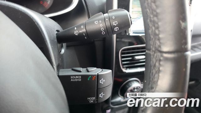 Renault Korea Clio Intens 2018 — фото 15