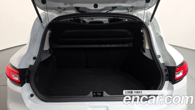 Renault Korea Clio Intens 2018 — фото 16
