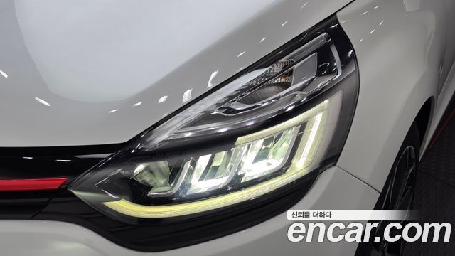 Renault Korea Clio Intens 2018 — фото 22