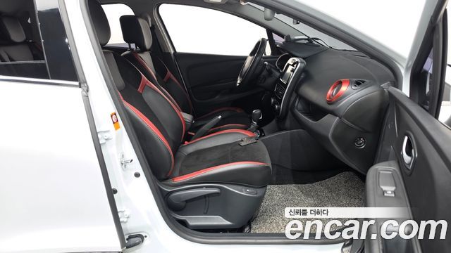 Renault Korea Clio Intens 2018 — фото 26