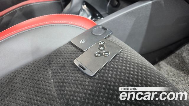 Renault Korea Clio Intens 2018 — фото 27