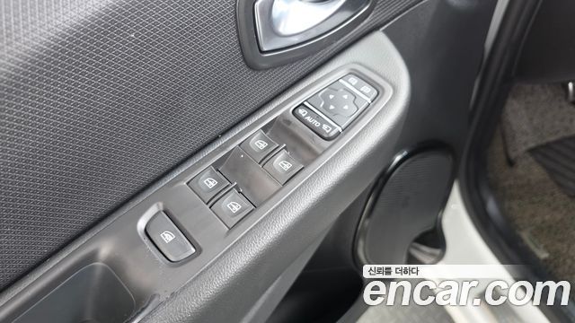 Renault Korea Clio Intens 2018 — фото 28