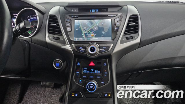 Hyundai Avante 1.6 GDi Modern Standard 2014 — фото 12