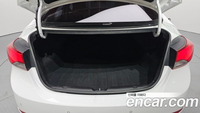 Hyundai Avante 1.6 GDi Modern Standard 2014 — фото 20