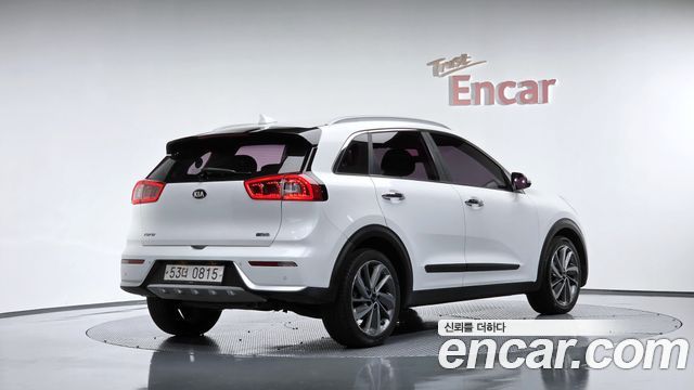Kia Niro Prestige 2017 — фото 2