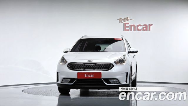 Kia Niro Prestige 2017 — фото 3