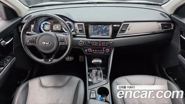 Kia Niro Prestige 2017 — фото 7