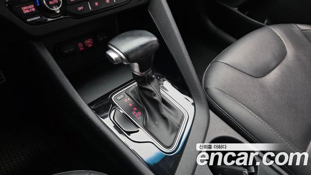 Kia Niro Prestige 2017 — фото 9
