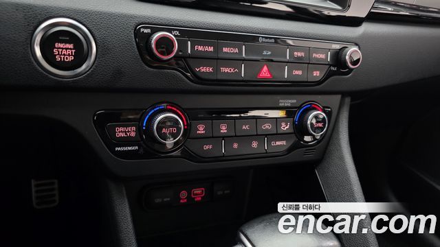 Kia Niro Prestige 2017 — фото 17