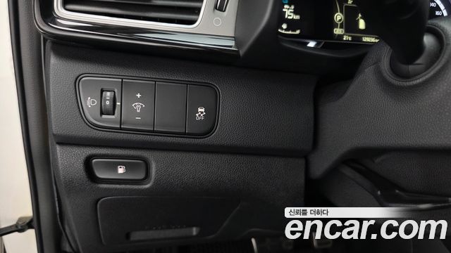 Kia Niro Prestige 2017 — фото 20
