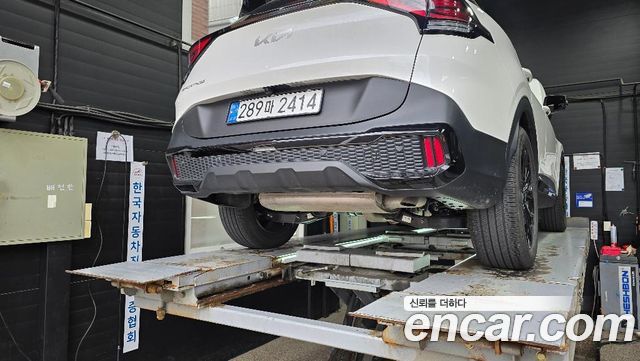 Kia Sportage (V) Gasoline 1.6 Turbo 2WD 30TH Edition 2024 — фото 2