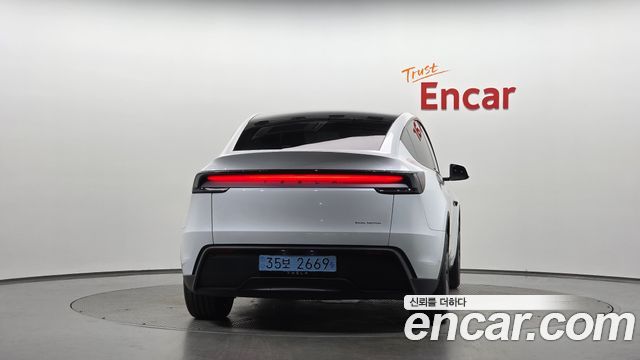 Tesla Model Y Long Range AWD 2025 — фото 4