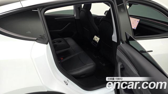 Tesla Model Y Long Range AWD 2025 — фото 12