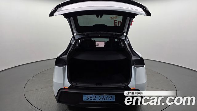 Tesla Model Y Long Range AWD 2025 — фото 20