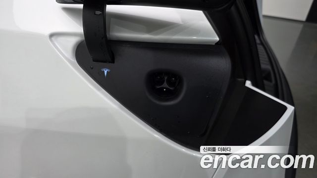 Tesla Model Y Long Range AWD 2025 — фото 34