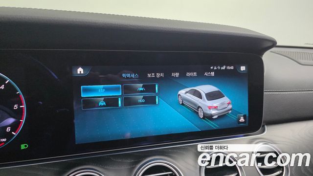 Mercedes-Benz E-Class (W213) E220d 4MATIC AMG Line 2022 — фото 15