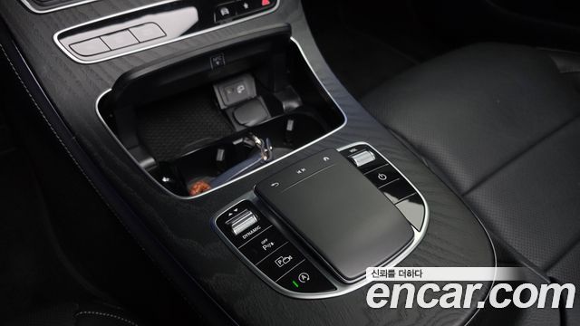 Mercedes-Benz E-Class (W213) E220d 4MATIC AMG Line 2022 — фото 18