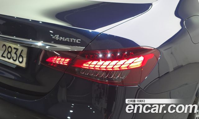 Mercedes-Benz E-Class (W213) E220d 4MATIC AMG Line 2022 — фото 23
