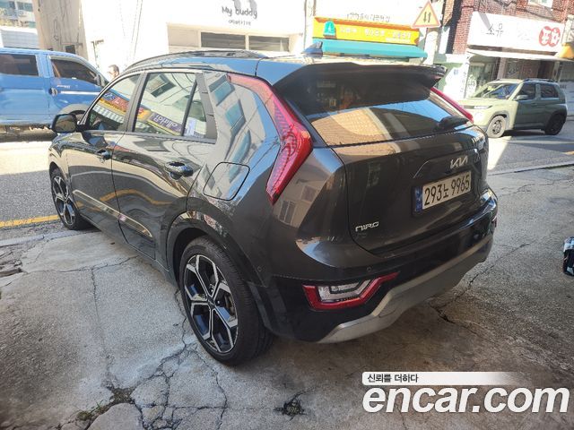 Kia Niro Signature 2023 — фото 5