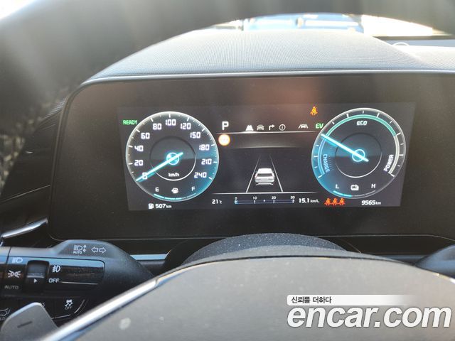 Kia Niro Signature 2023 — фото 9