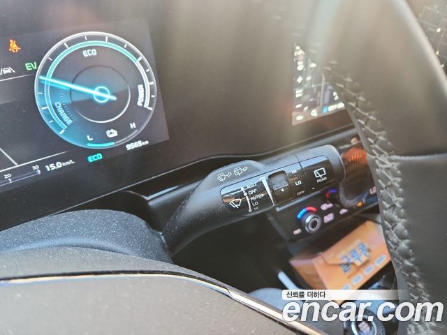 Kia Niro Signature 2023 — фото 12