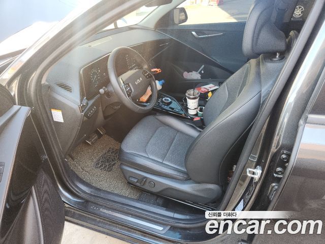 Kia Niro Signature 2023 — фото 20