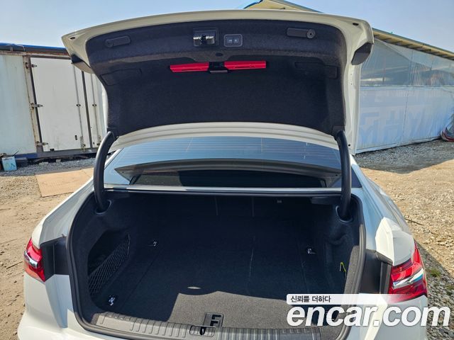 Audi A6 (C8) 45 TFSI Quattro Premium 2020 — фото 17