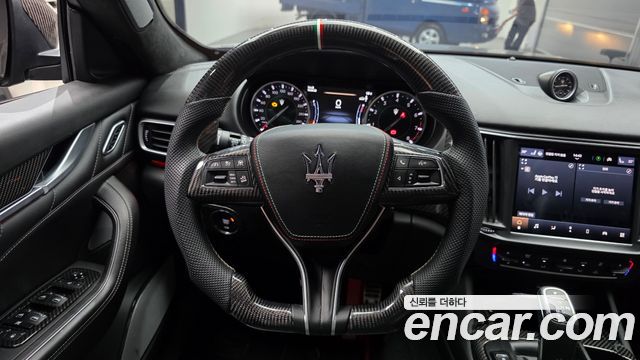 Maserati Levante 3.0 AWD Modena 2022 — фото 13